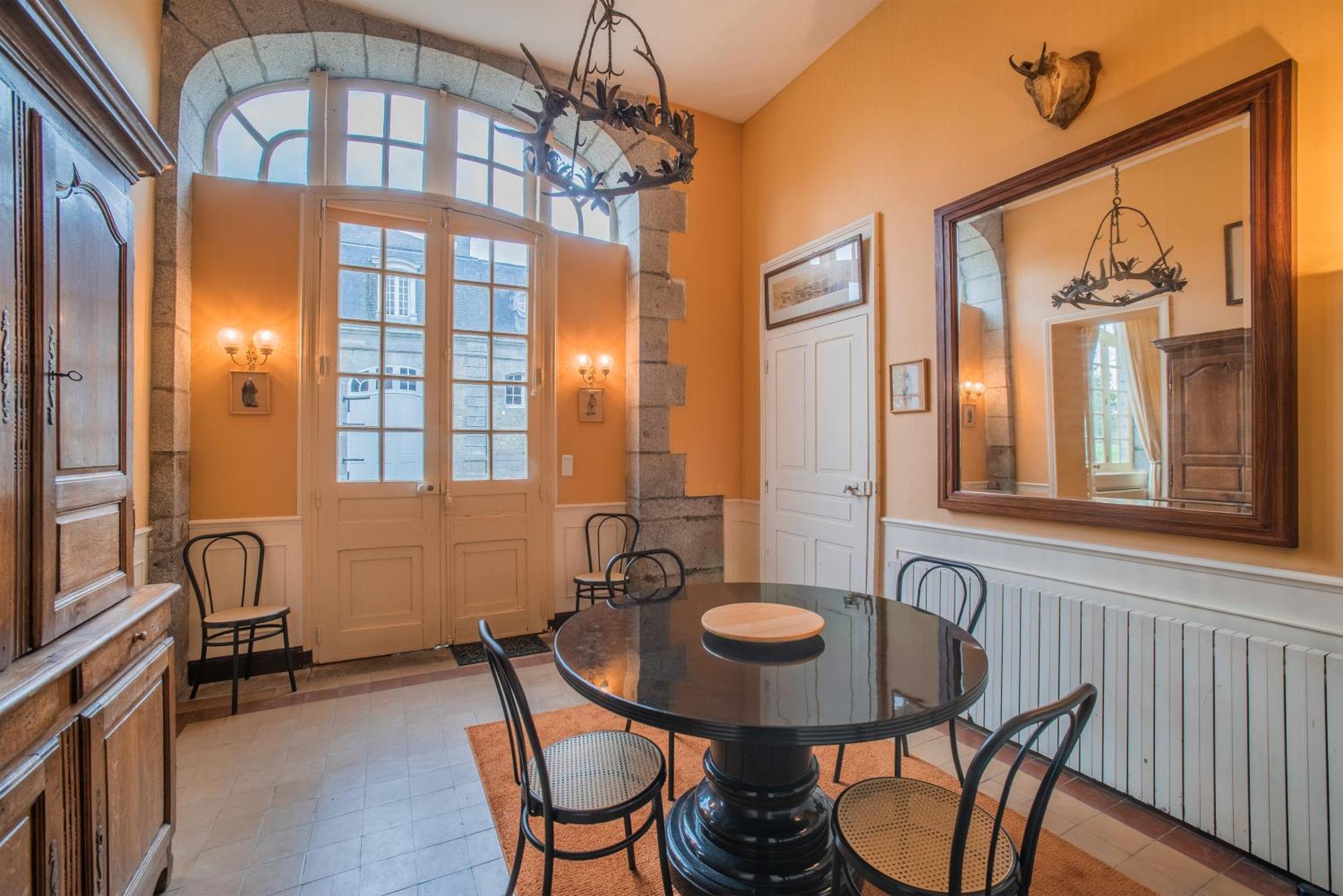 Holiday Home Chateau De Bouceel Mont Saint Michel Vergoncey Rom bilde